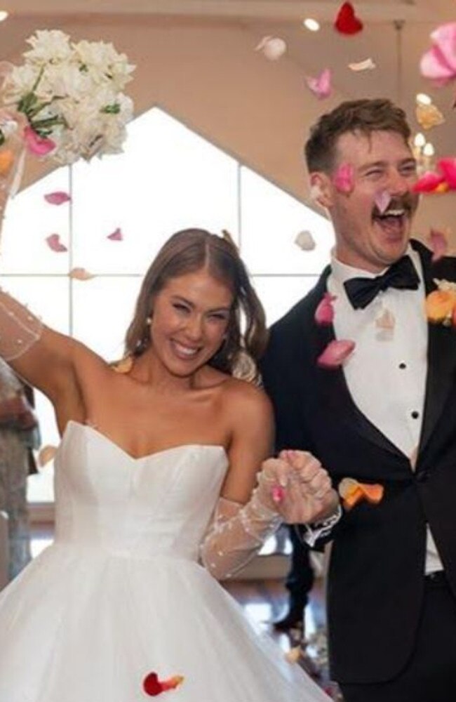 Sarah and Shannon Goodsell are now married. Picture - contributed.