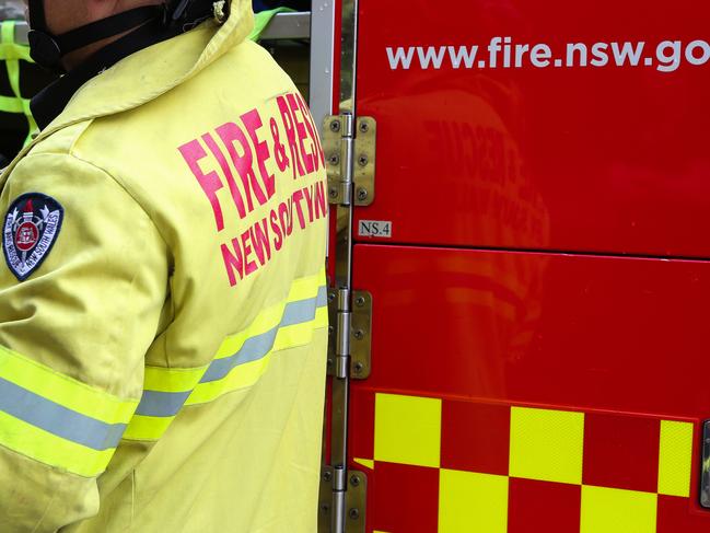 SYDNEY, AUSTRALIA - OCTOBER 07 2020: NSW Emergency Fire Services crew at work in Sydney Australia, on OCTOBER 07 2020. Picture: NCA Newswire / Gaye Gerard