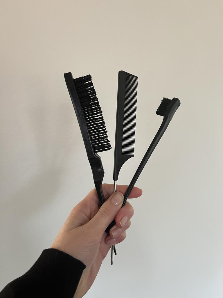 The cheap brush set from Amazon. Picture: Hannah Paine/Supplied