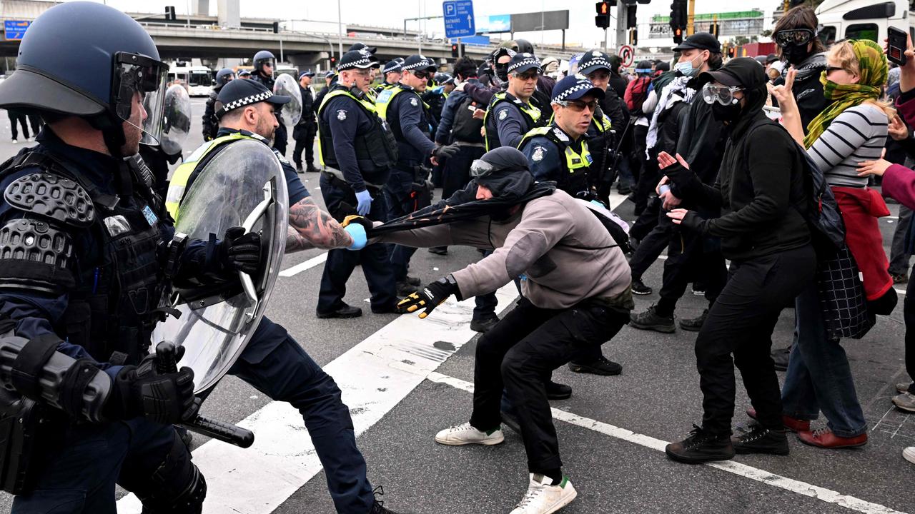 Melbourne protests turn ugly