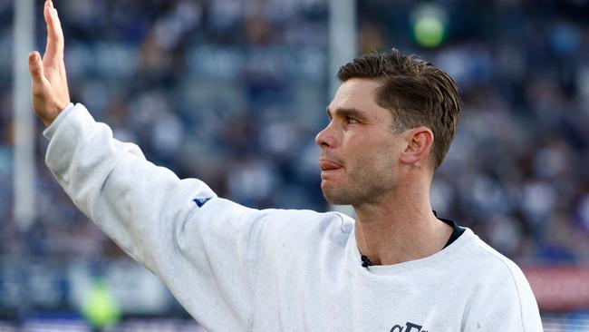 GEELONG, AUSTRALIA - AUGUST 24: Tom Hawkins of the Cats completes a lap of honour during the 2024 AFL Round 24 match between the Geelong Cats and the West Coast Eagles at GMHBA Stadium on August 24, 2024 in Geelong, Australia. (Photo by Michael Willson/AFL Photos via Getty Images)