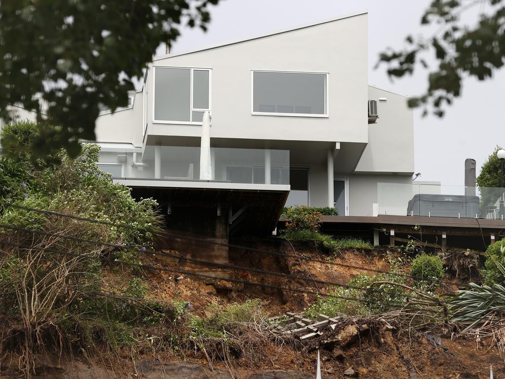 A house on Shore Rd in Remuera sits above a slip in Auckland. Picture: Getty Images