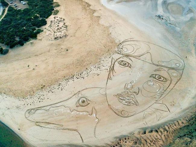 ‘Edward’s’ tribute to Alex ‘Chumpy’ Pullin has appeared on a Victorian beach.