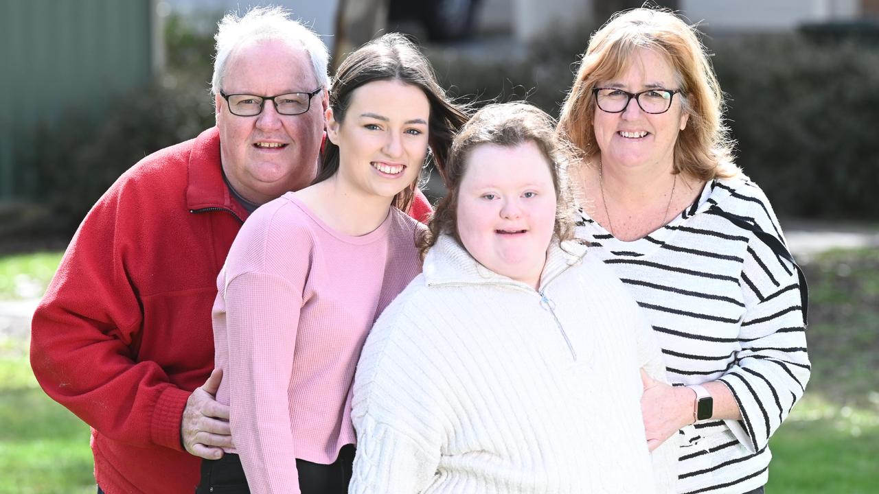 Lauren Kelly (second from left) with dad Greg, sister Sarah and Mum Debra. Picture Rob Leeson