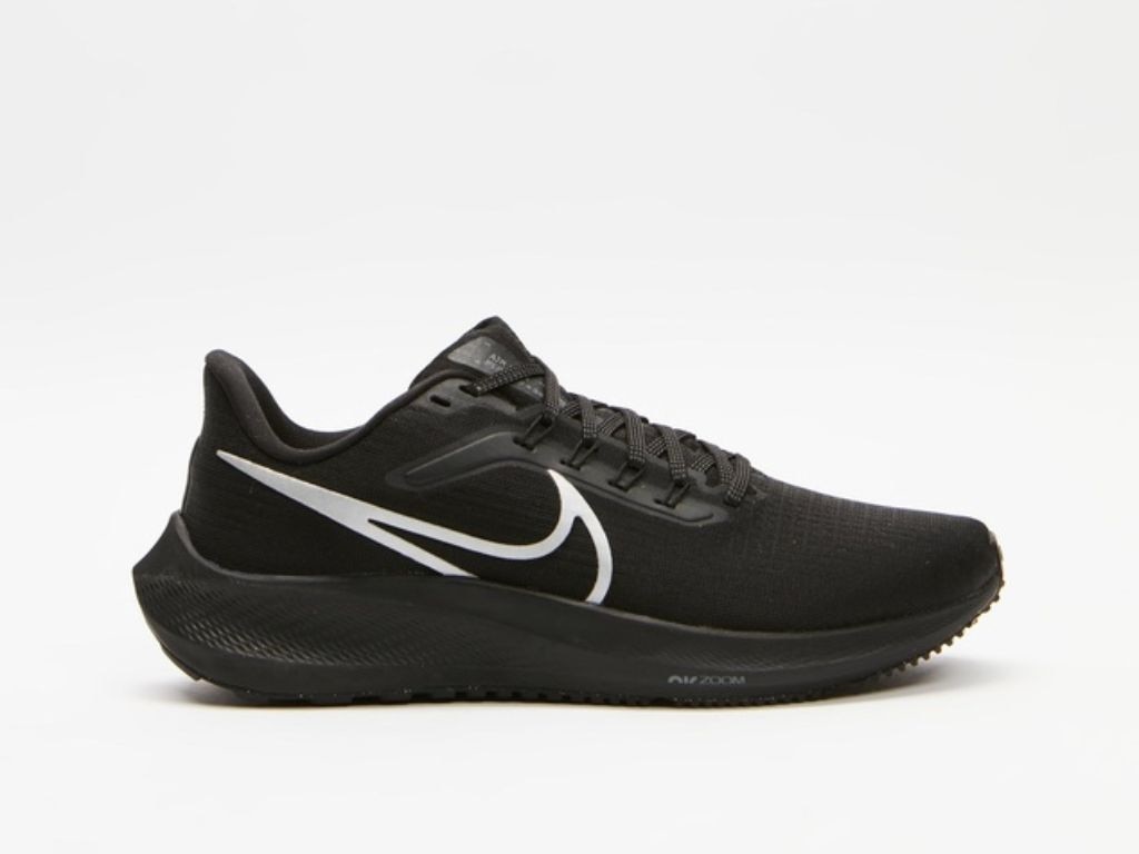 Nike Air Zoom Pegasus 39 Trainers.