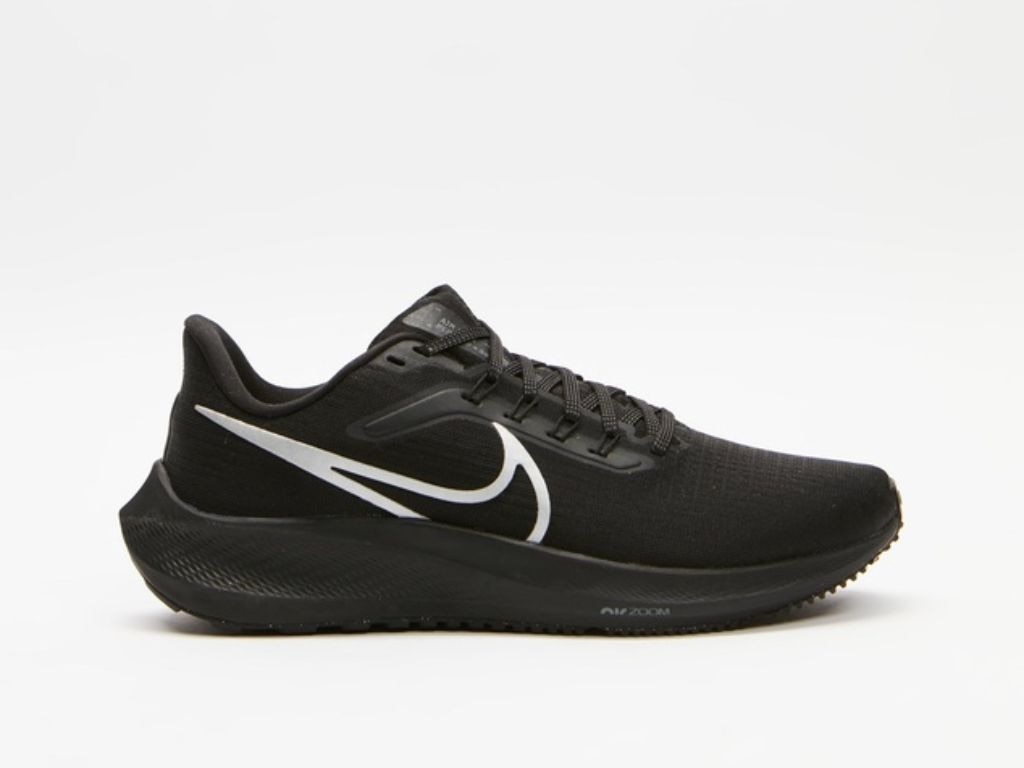 Nike Air Zoom Pegasus 40 Trainers.