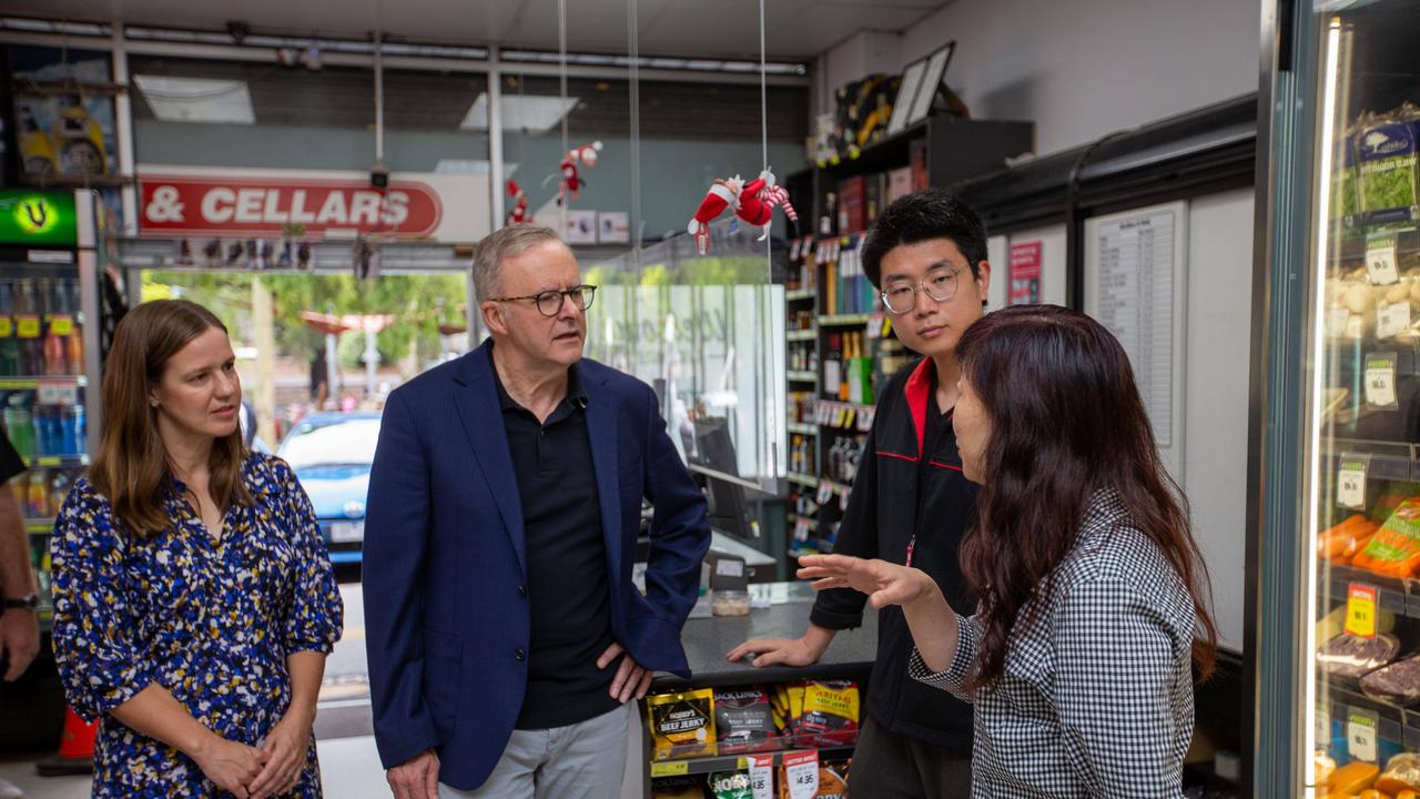 Mr Albanese and Ms Thwaites then visited the Macleod IGA Xpress store to speak with the owners. Picture: NCA NewsWire / Valeriu Campan