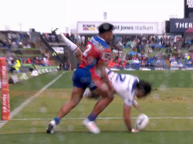 Watene-Zelezniak's feet still hadn't come to ground. Photo: Fox Sports