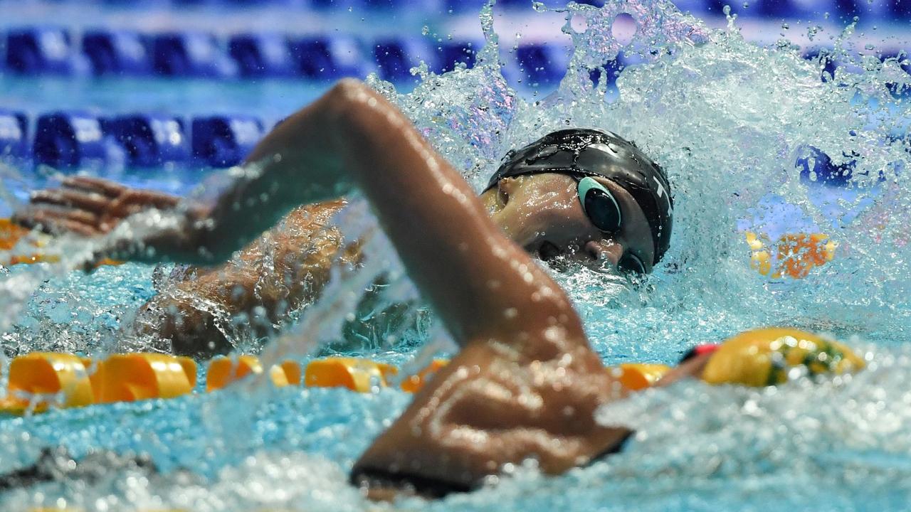 US Katie Ledecky (L) and Ariarne Titmus go stroke for stroke in the final of the women's 400m freestyle at the 2019 World Championships in South Korea before Titmus touches the wall in first place. Photo: AFP