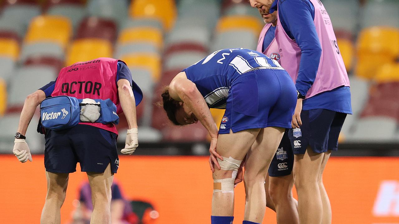 Ben Brown hurt his knee in the first quarter. Photo: Michael Klein.