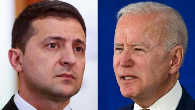 President Biden has been privately urging President Zelensky to consider negoatiating with Russia to end the bloody invasion. (Photo by Gints Ivuskans and JIM WATSON / AFP)