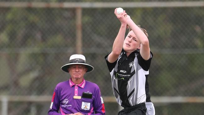 Tasman Davidson forms part of a strong Newcastle bowling attack. Picture: Sue Graham.