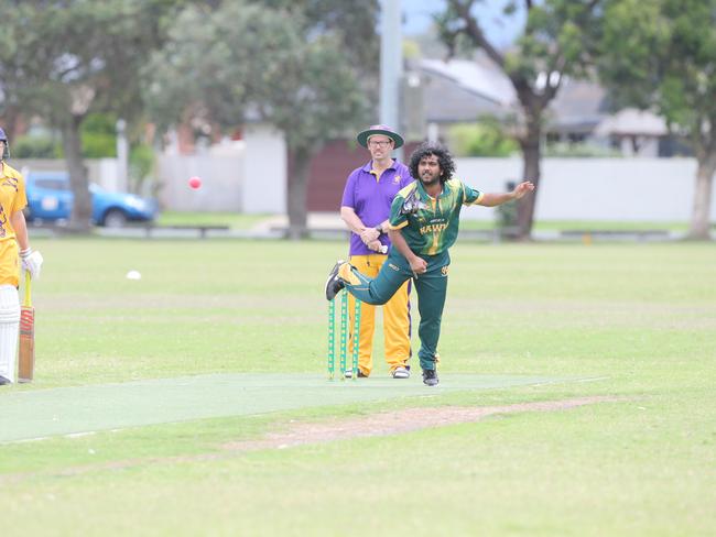 Palm Beach Currumbin (batting) vs. Helensvale in Community Div 1 Gurmanjot Jassal. 25 November 2023 Palm Beach Picture by Richard Gosling