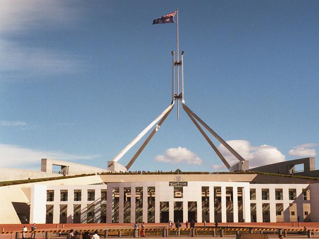 1996. View towards main public entrance of the new Parliament House building, Canberra. Exterior. Federal.