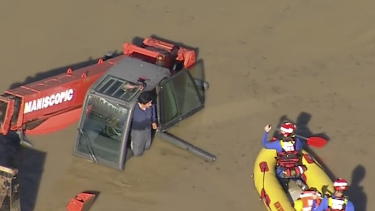 Erskine Park, NSW: Footage captures moment man rescued from floodwaters ...