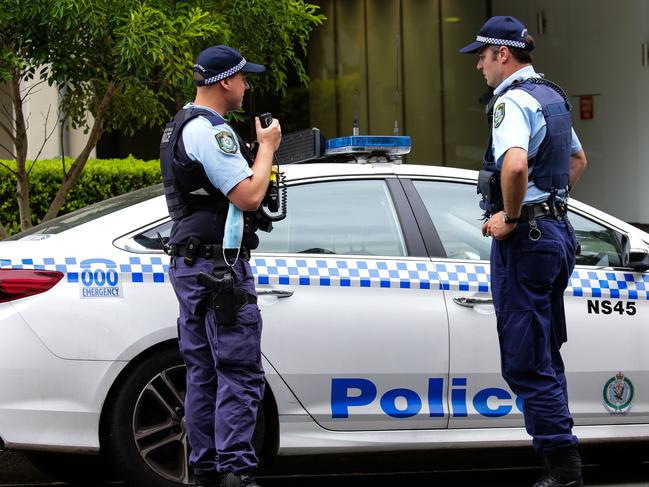 SYDNEY, AUSTRALIA - NewsWire Photos JANUARY, 19, 2021: Police officers seen on Sydney's North Shore on duty, in Sydney, Australia. Picture: NCA NewsWire / Gaye Gerard