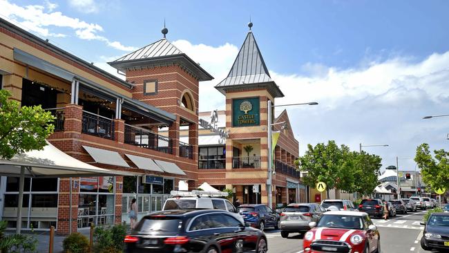 Food outlets at Castle Towers and Castle Mall were fined. (AAP IMAGE / Troy Snook)