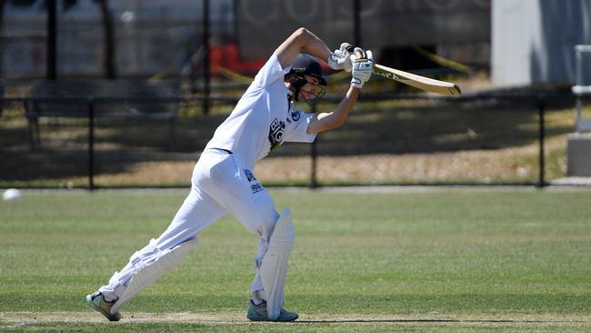 Simon Lambert on the drive for Hoppers Crossing. Picture: Andrew Batsch