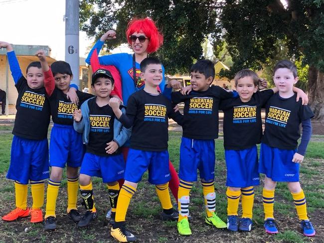 Tania Itaoui coaching the Granville Waratahs under-6 football team