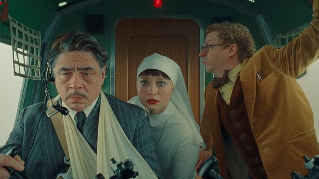 (L to R) Benicio Del Toro as Zsa-Zsa Korda, Michael Cera as Bjorn and Mia Threapleton as Liesl in director Wes Anderson's THE PHOENICIAN SCHEME, a Focus Features release. Credit: Courtesy of TPS Productions/Focus Features © 2025 All Rights Reserved.
