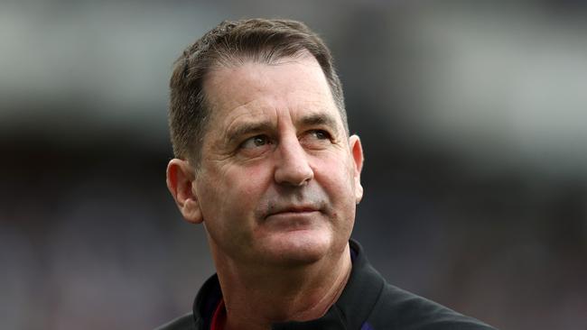 Ross Lyon, Senior Coach of the Dockers looks on during the Round 20 AFL match between the Fremantle Dockers and the Geelong Cats at Optus Stadium in Perth, Saturday, August 3, 2019.  (AAP Image/Gary Day) NO ARCHIVING, EDITORIAL USE ONLY