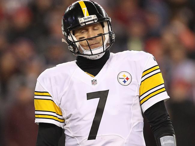 FOXBORO, MA - JANUARY 22: Ben Roethlisberger #7 of the Pittsburgh Steelers reacts against the New England Patriots during the fourth quarter in the AFC Championship Game at Gillette Stadium on January 22, 2017 in Foxboro, Massachusetts. The New England Patriots defeated the Pittsburgh Steelers 36-17. Patrick Smith/Getty Images/AFP == FOR NEWSPAPERS, INTERNET, TELCOS & TELEVISION USE ONLY ==