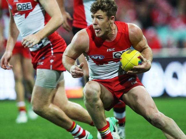 Sydney's Luke Parker  in action during AFL match Sydney Swans v St.Kilda at the SCG. Picture. Phil Hillyard