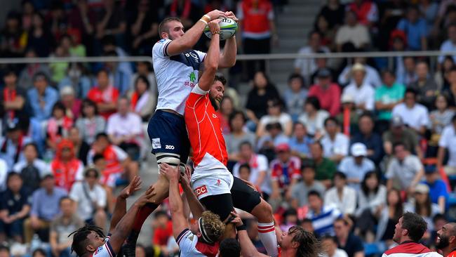 Queensland’s Izack Rodda wins a lineout.