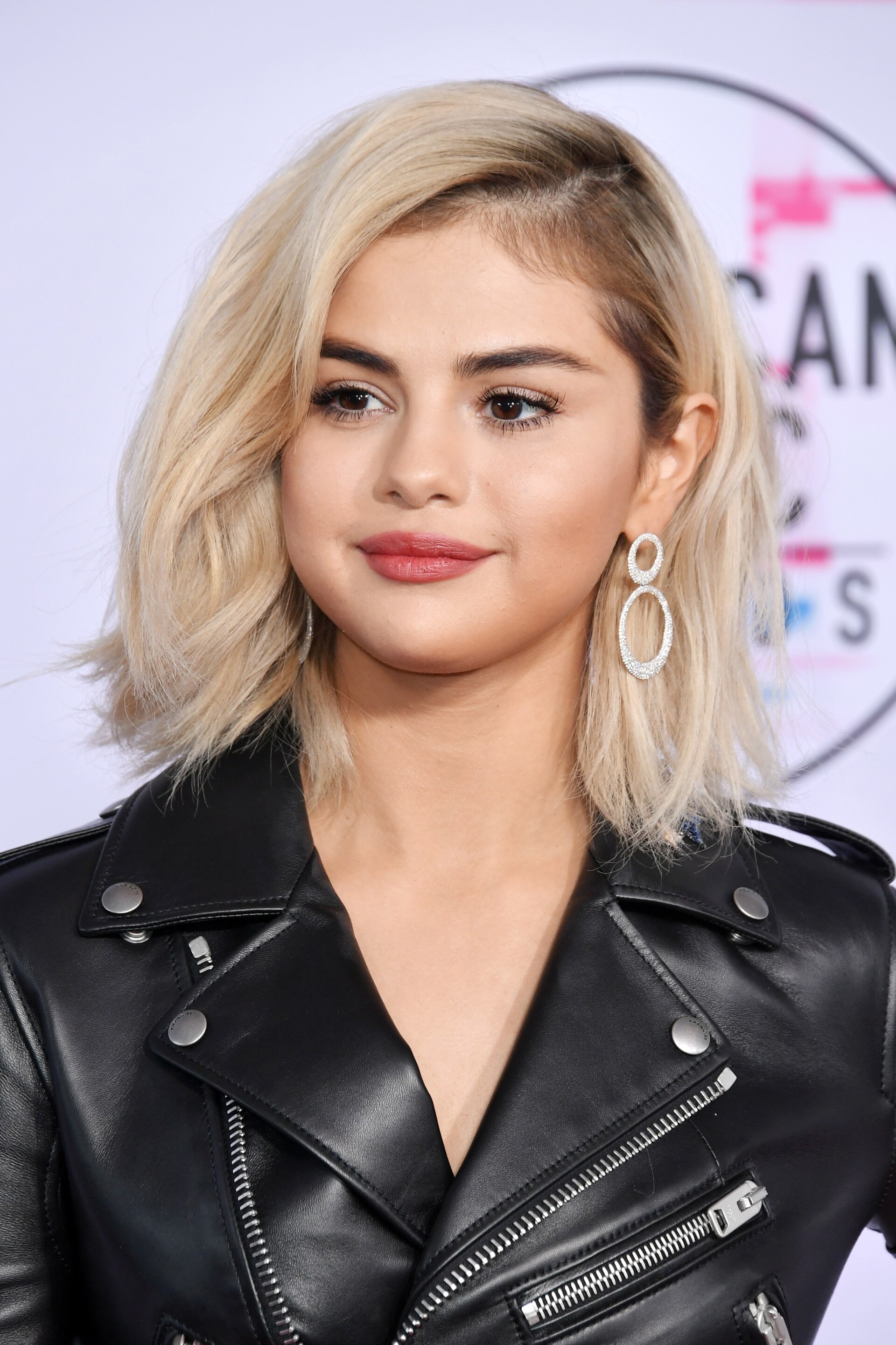 Selena Gomez attends the 2017 American Music Awards at Microsoft Theater on  November 19, 2017 in Los Angeles, California.