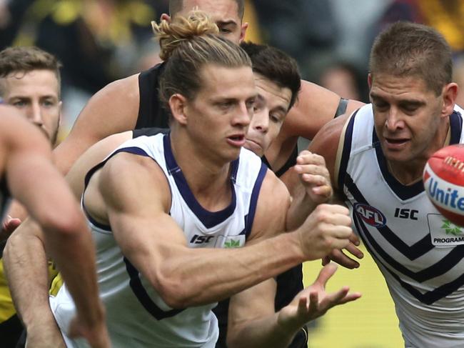 AFL : Richmond vs. Fremantle Nat Fyfe out of a pack 3rd term  Picture:Wayne Ludbey