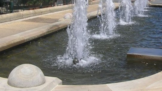 The fountain in question.