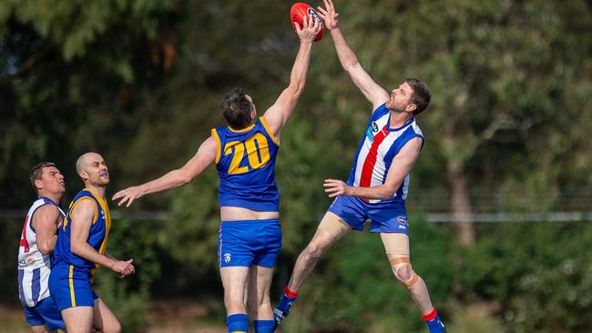 De La Salle taking on Oakleigh in their latest meeting in round seven. (VAFA)