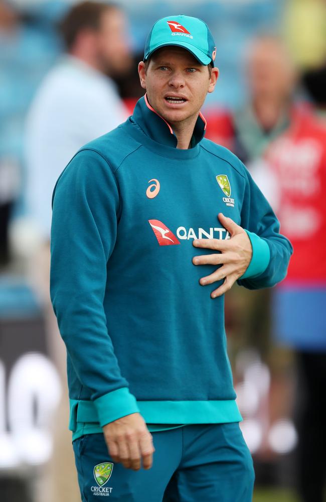 Steve Smith appears to favour his left hand during the third Ashes Test. Picture: Ashley Allen/Getty Images