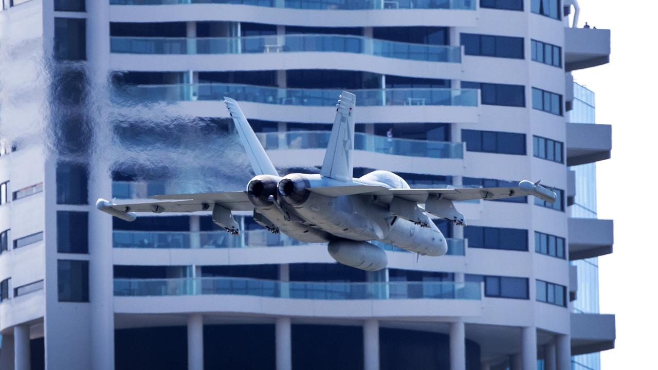 Riverfire New Zealanders up in arms over RAAF flybys during Brisbane