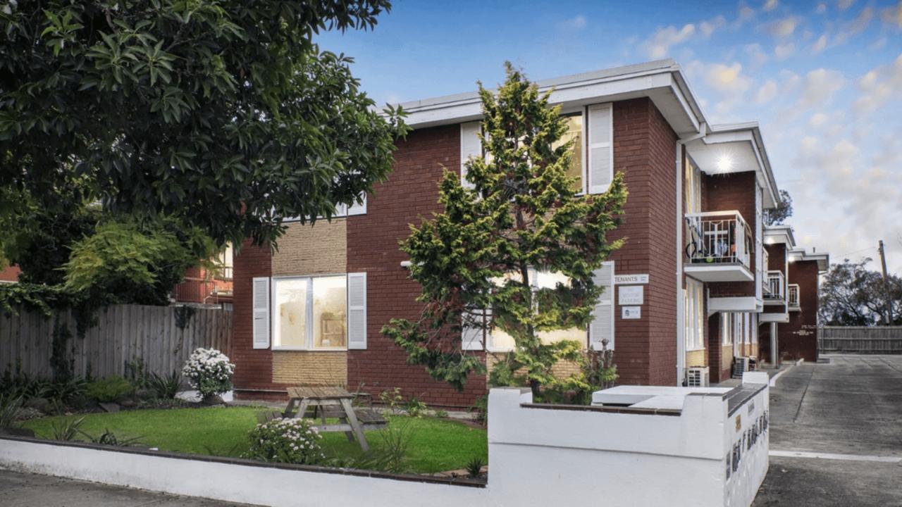 <a href="https://www.realestate.com.au/property-unit-vic-footscray-146770968" target="_self">10/24 Eldridge St, Footscray</a> has been entirely renovated and is heading to auction next weekend with a $365,000 -$400,000 price guide.