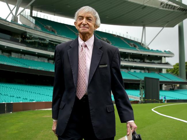 Richie Benaud is unlikely to call the cricket this summer. Picture: Gregg Porteous