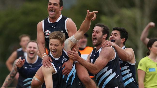 EFL Division 4 2022: Chirnside Park v Silvan at Kimberley Reserve, Chirnside Park: Leigh Kimpton of Silvan kicks his 100th goal for the season on Saturday 6th of August, 2022 in Chirnside Park, Victoria, Australia.Photo: Hamish Blair