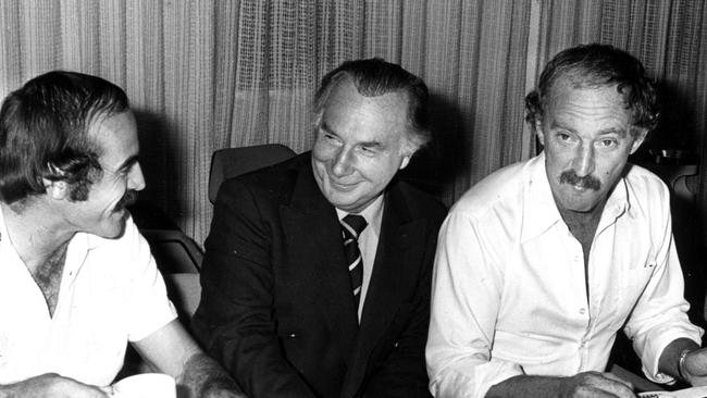 Alex Jesaulenko, Harry Beitzel and Richmond coach Tony Jewell in 1980.