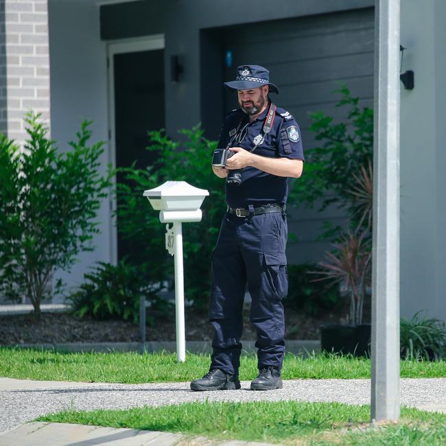 Police were doorknocking neighbours in the area. Picture: NCA NewsWire / Glenn Campbell