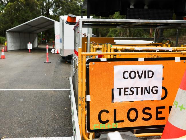 The COVID-19 drive-through testing clinic at Willoughby Leisure Centre closed and empty in December 2021. Picture: NCA NewsWire