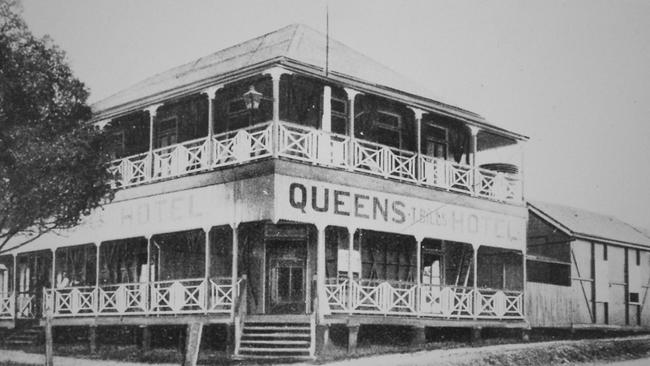 The Queens Hotel in 1914. Picture courtesy of G.C.C.C – Local Studies Library