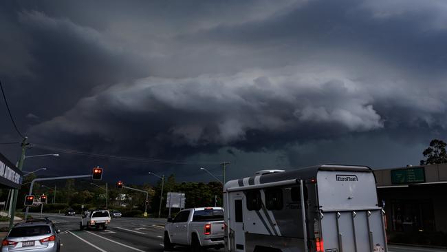 Storm cell approaching Yandina on Thursday afternoon. Picture Lachie Millard