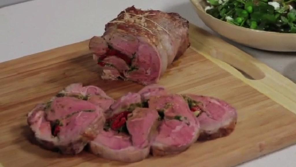 How to barbecue a lamb roast