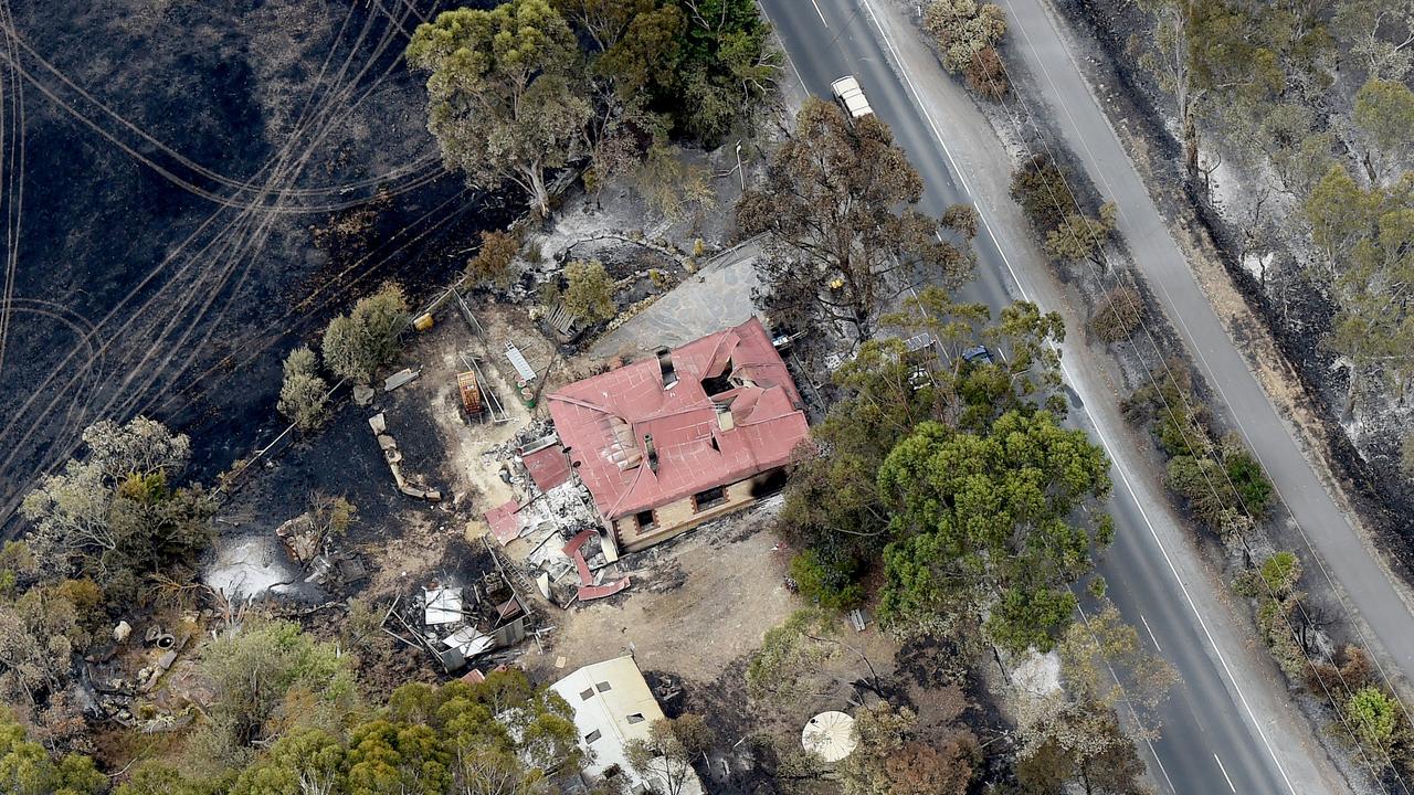 Adelaide Hills Bushfire As Seen From The Air Over Cudlee Creek ...