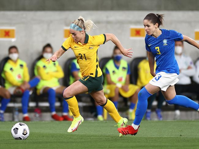 SYDNEY, AUSTRALIA - OCTOBER 26: Ellie Carpenter of the Matildas makes a break during the Women's International Friendly match between the Australia Matildas and Brazil at CommBank Stadium on October 26, 2021 in Sydney, Australia. (Photo by Cameron Spencer/Getty Images)