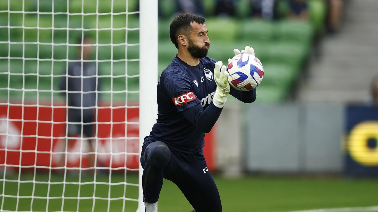 Victory goalkeeper Paul Izzo starred in his side’s win over Wellington. Picture: Daniel Pockett/Getty Images