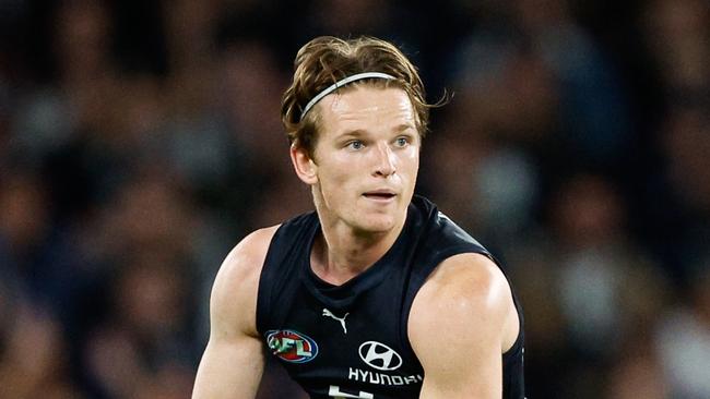 Blues lock away defender before gritty Dees clash