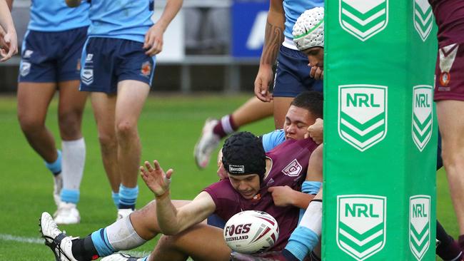 Marley McLaren scores a try. Picture: Tertius Pickard