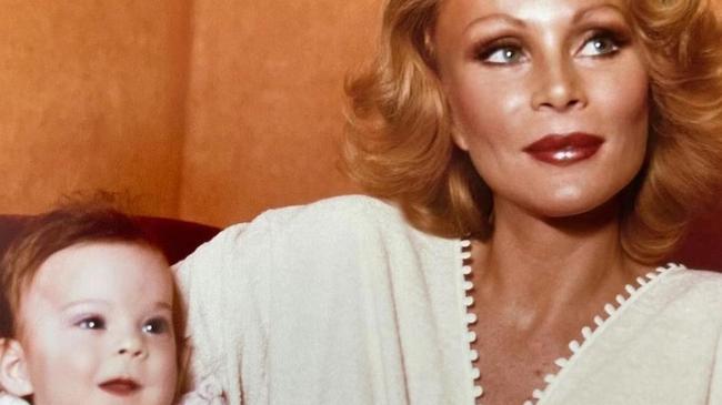 Jocelyn Wildenstein, the early years – with daughter Diane. Picture: news.com.au