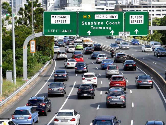 The M1 with traffic leading into Brisbane city after Covid restrictions. Tuesday January 12, 2021. Picture, John Gass